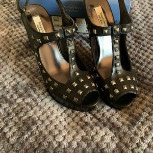 Simply Vera Black Studded Heels